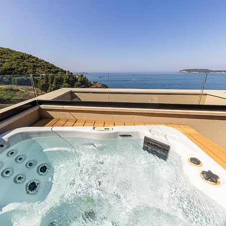 Atreeum Excelsior - Skyline Gym, Pool, And * Ντουμπρόβνικ