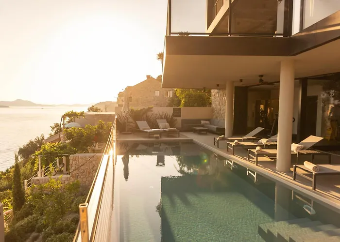 Atreeum Excelsior - Luxe, Beach, Gym, Villa