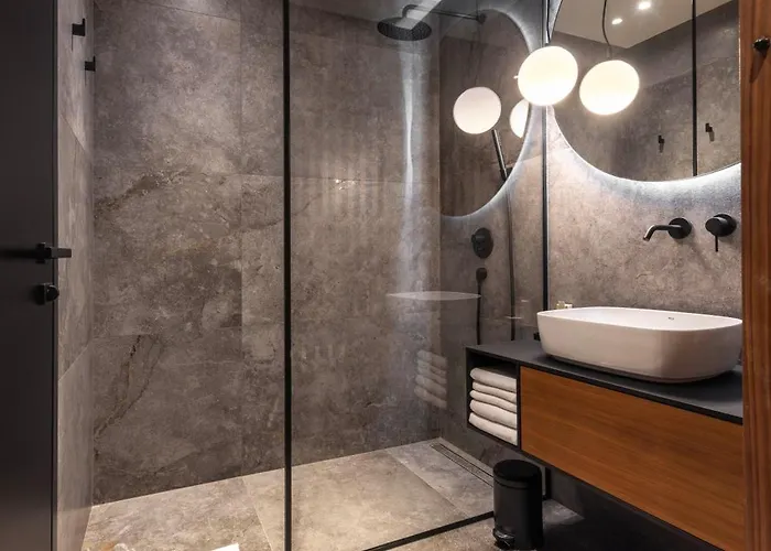 Villa Atreeum Excelsior - Luxe, Beach, Gym,