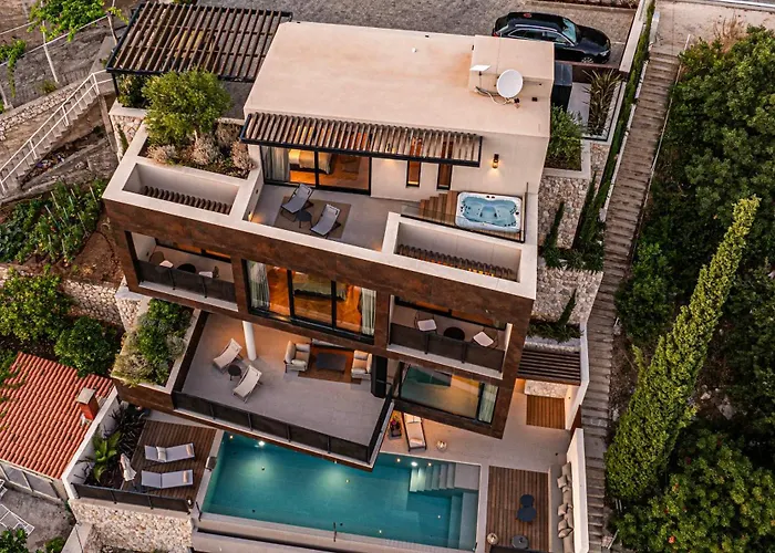 Villa Atreeum Excelsior - Luxe, Beach, Gym,